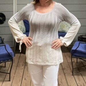 White house black market pretty blouse